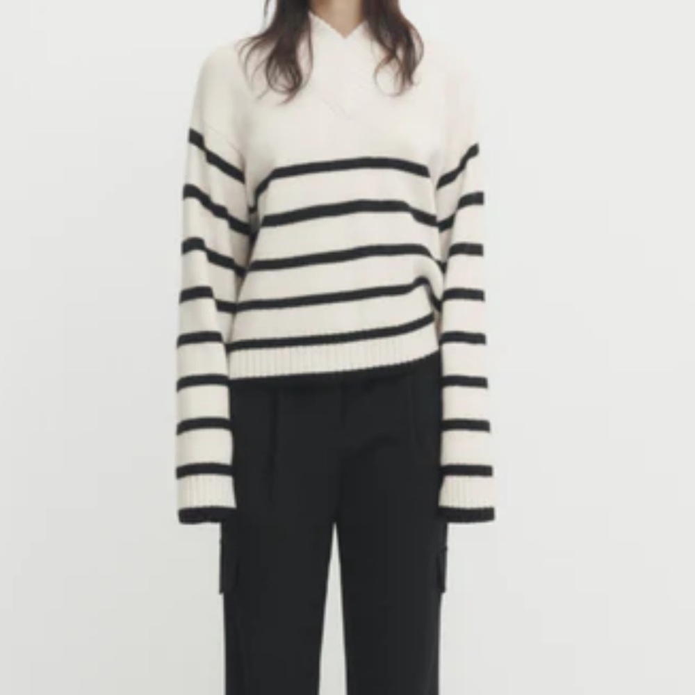 MASSIMO DUTTI High V-neck Cream Wool Blend Sweater - Picture 2 of 2